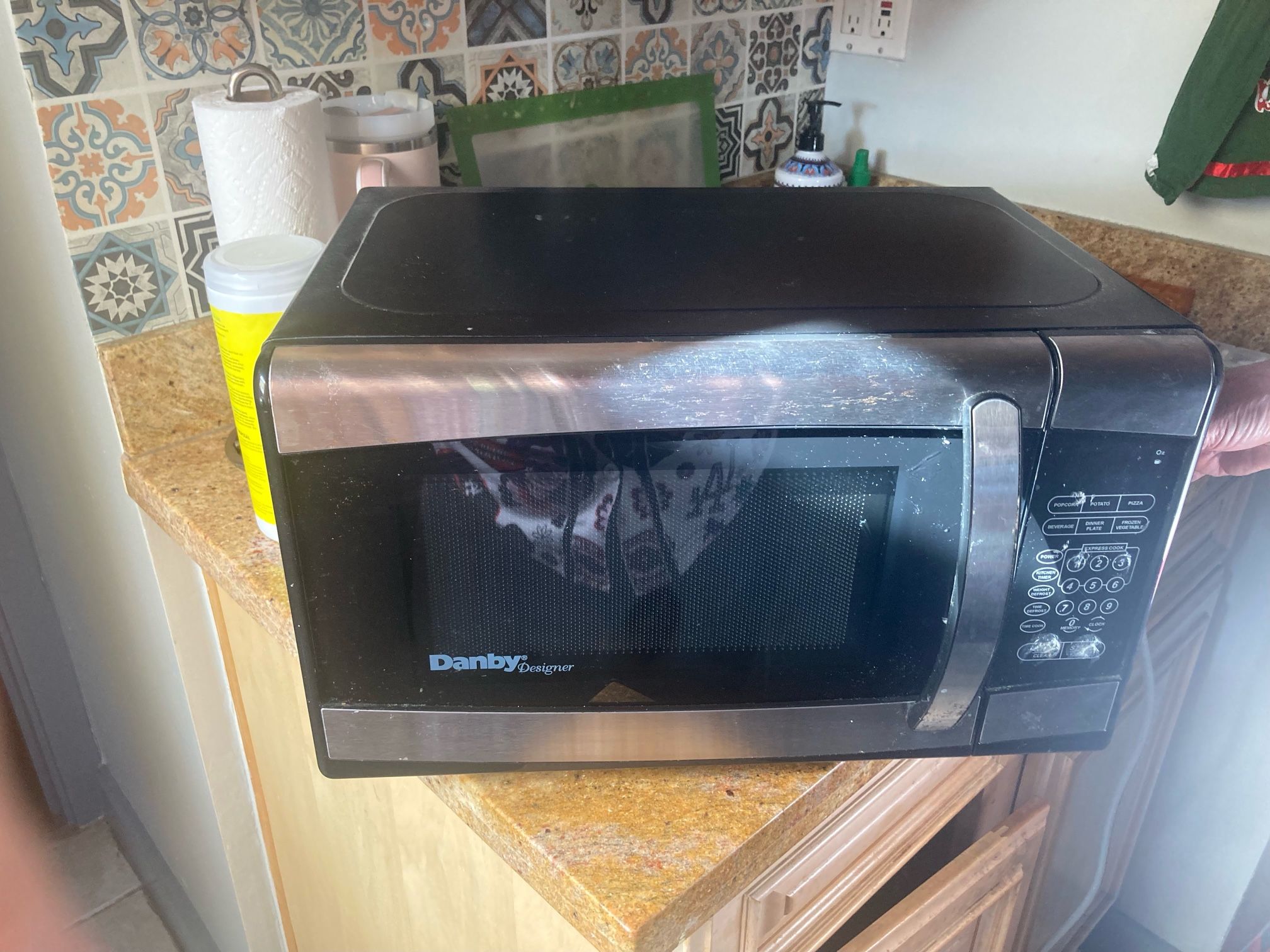 free Compact Danby 700 W countertop microwave 