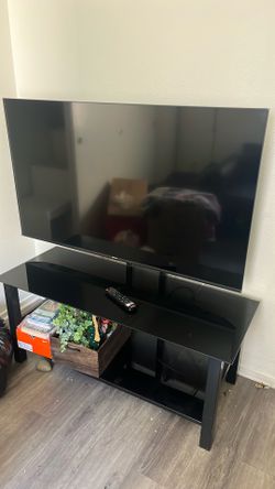 55” HISENSE TV AND TV STAND