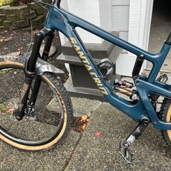 2018 Santa Cruz Nomad C, Medium Upgraded and Serviced