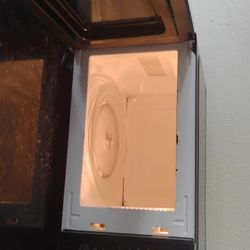 Black Countertop Microwave – Great Condition, Works Perfectly