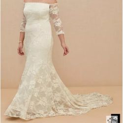 Off The Shoulder Lace Wedding Gown With Train