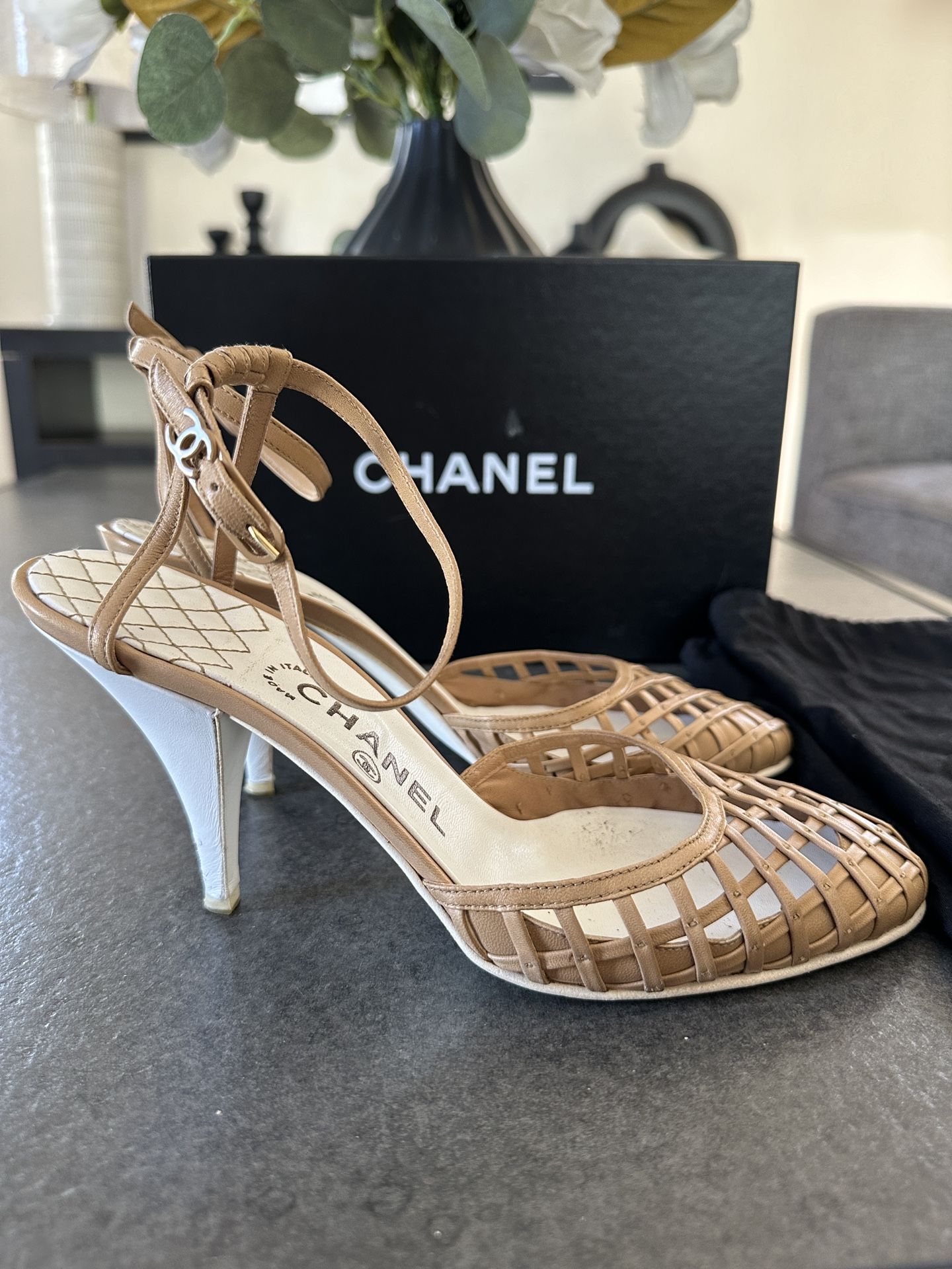 Chanel Pumps