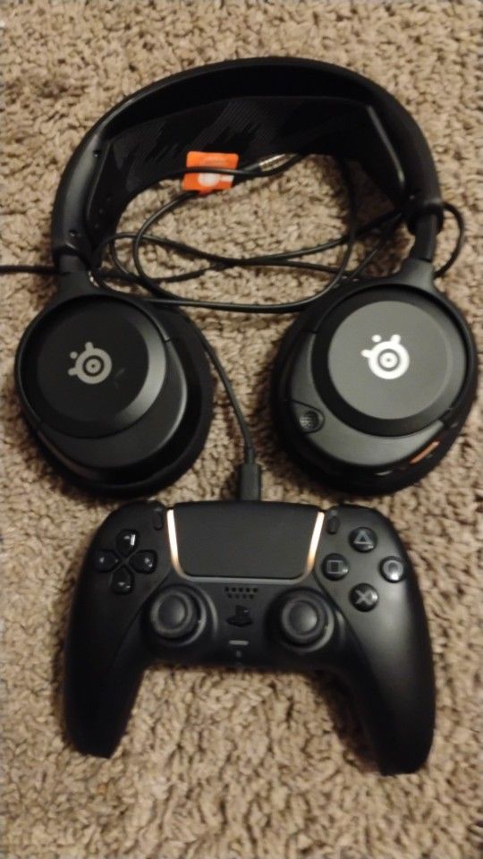 Sony PS5 DualSense Wireless Controller - Midnight Black WithSony PS5 DualSense Wireless Controller - Midnight Black