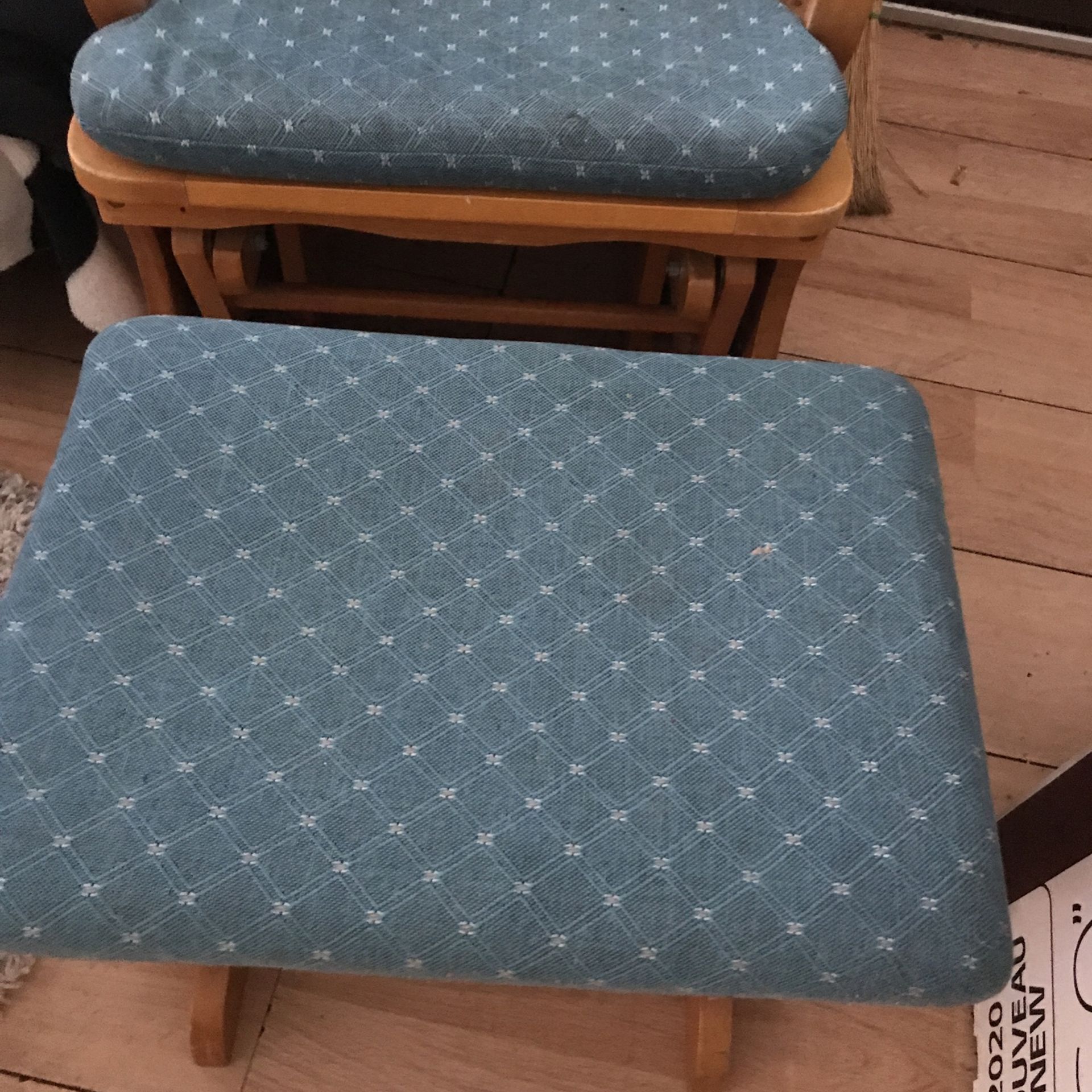 R, Chair