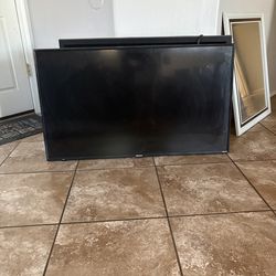 44in Hinsense TV Screen