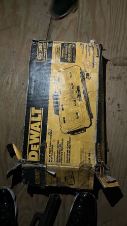 DeWalt 4 battery charger