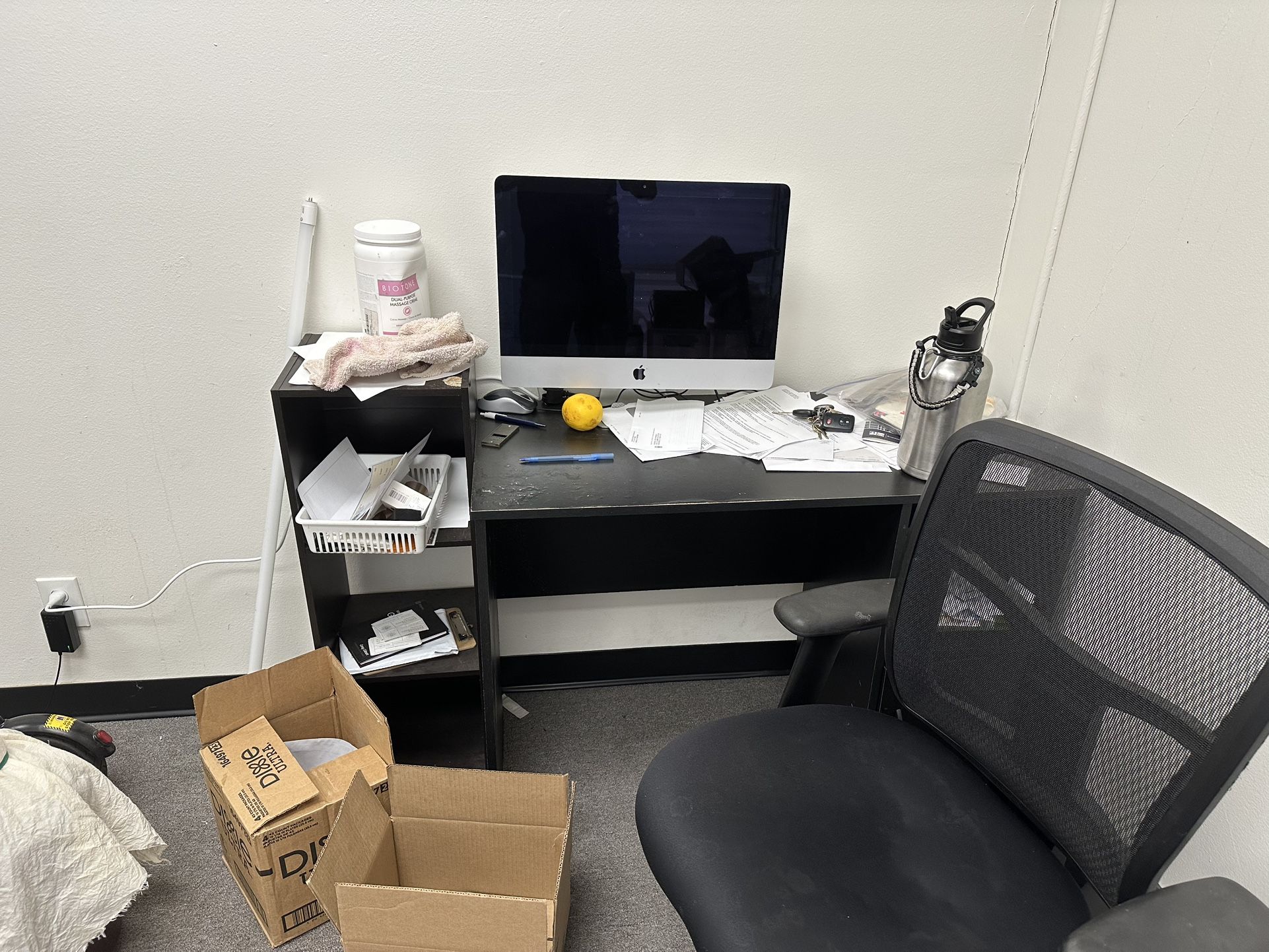 Black Desk
