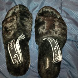 New Black Ugg Slippers 