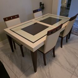 Dinner Table/ Comedor 