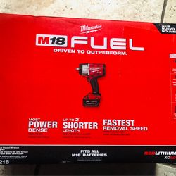 Milwaukee M18 FUEL 18V Lithium-Ion Brushless Cordless 1/2 in. Impact Wrench w/Friction Ring Kit w/One 5.0 Ah Battery and Bag