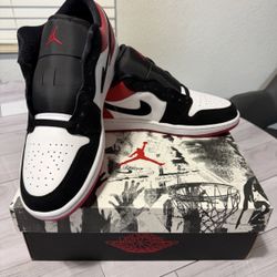 Jordan 1 Low SE - Size 10.5