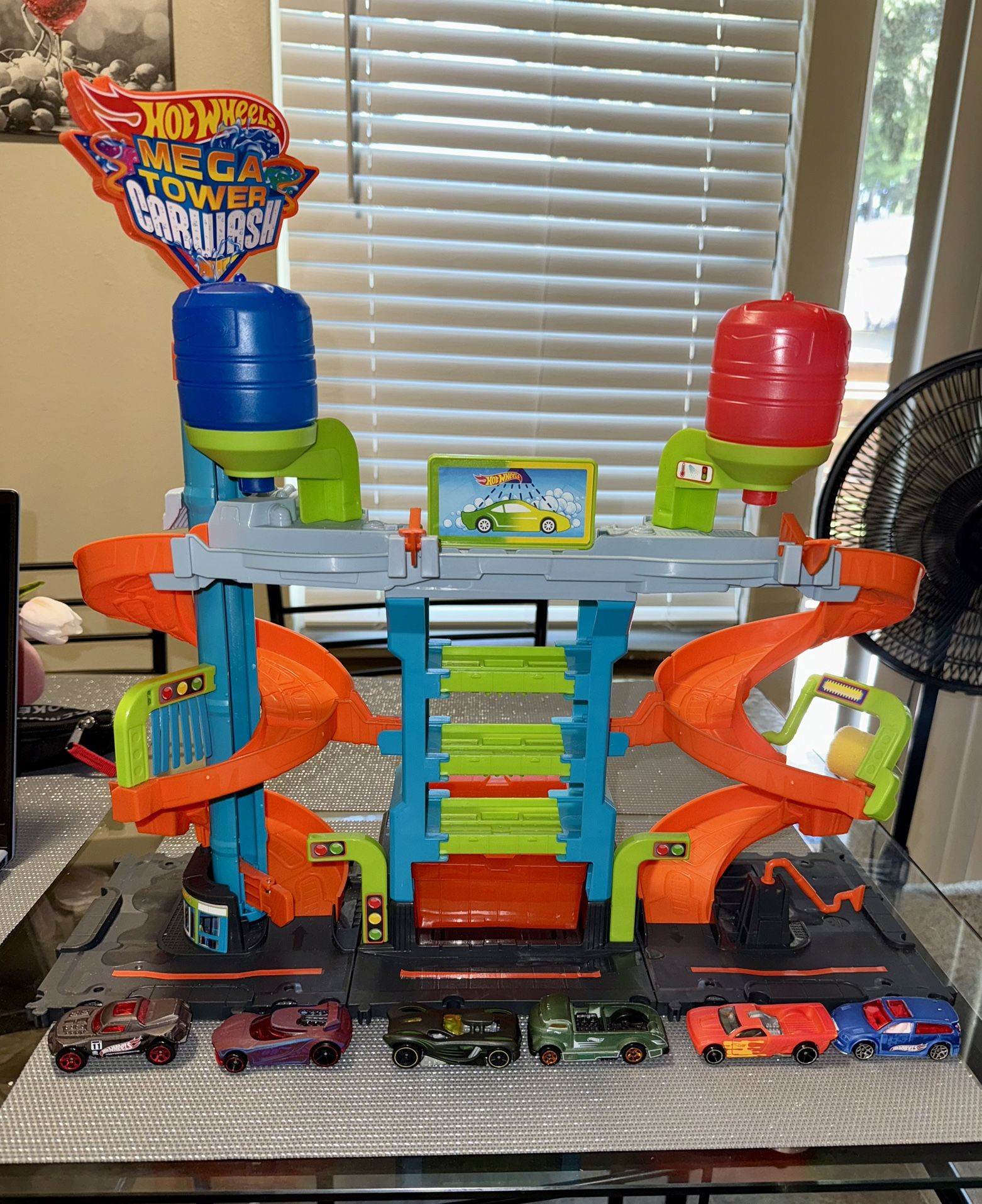 Hot Wheels City Mega Car Wash Playset ๐ฆ