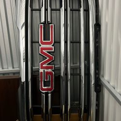 2018 GMC Sierra Grill