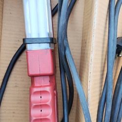 Professional Angle Light
 Heavy-duty work light. Designed for the shop with an extra-long 25 -foot cord and an angled head to hit those hard-to-reach 