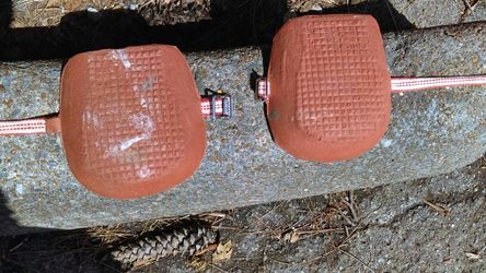 Knee pads