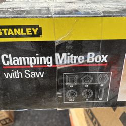 Clamping Mitre Box With Saw