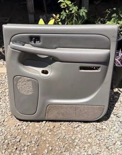 Yukon Xl Right rear door panel
