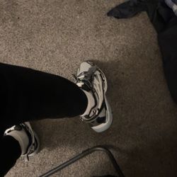 Off White “Be Right Backs” 