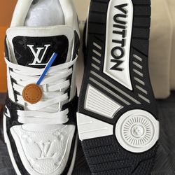 Louis Vuitton Trainer Premium Sneakers - Size 9