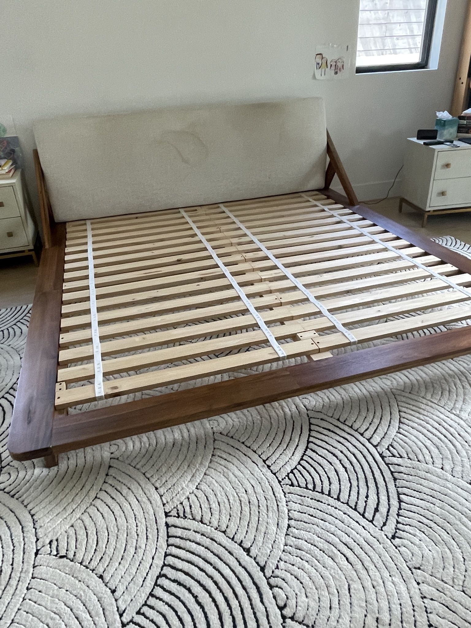 CB2 DROMMEN ACACIA WOOD PLATFORM KING BED