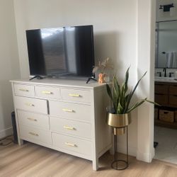 Used Refurbished Dresser