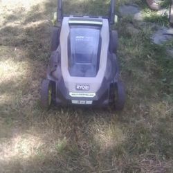 Ryobi 40 V HPV Brushless Self Propelled Lawn Mower. 