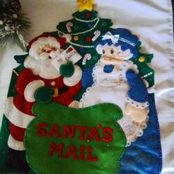 Christmas Vintage Bucilla "Santa's Mail " Sequined Hanging Cardholder Collectible 
