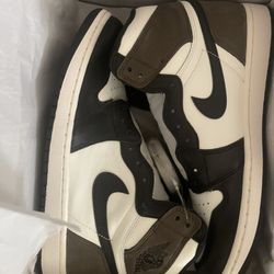 AJ1 Mocha Dead Stock Sz 11 