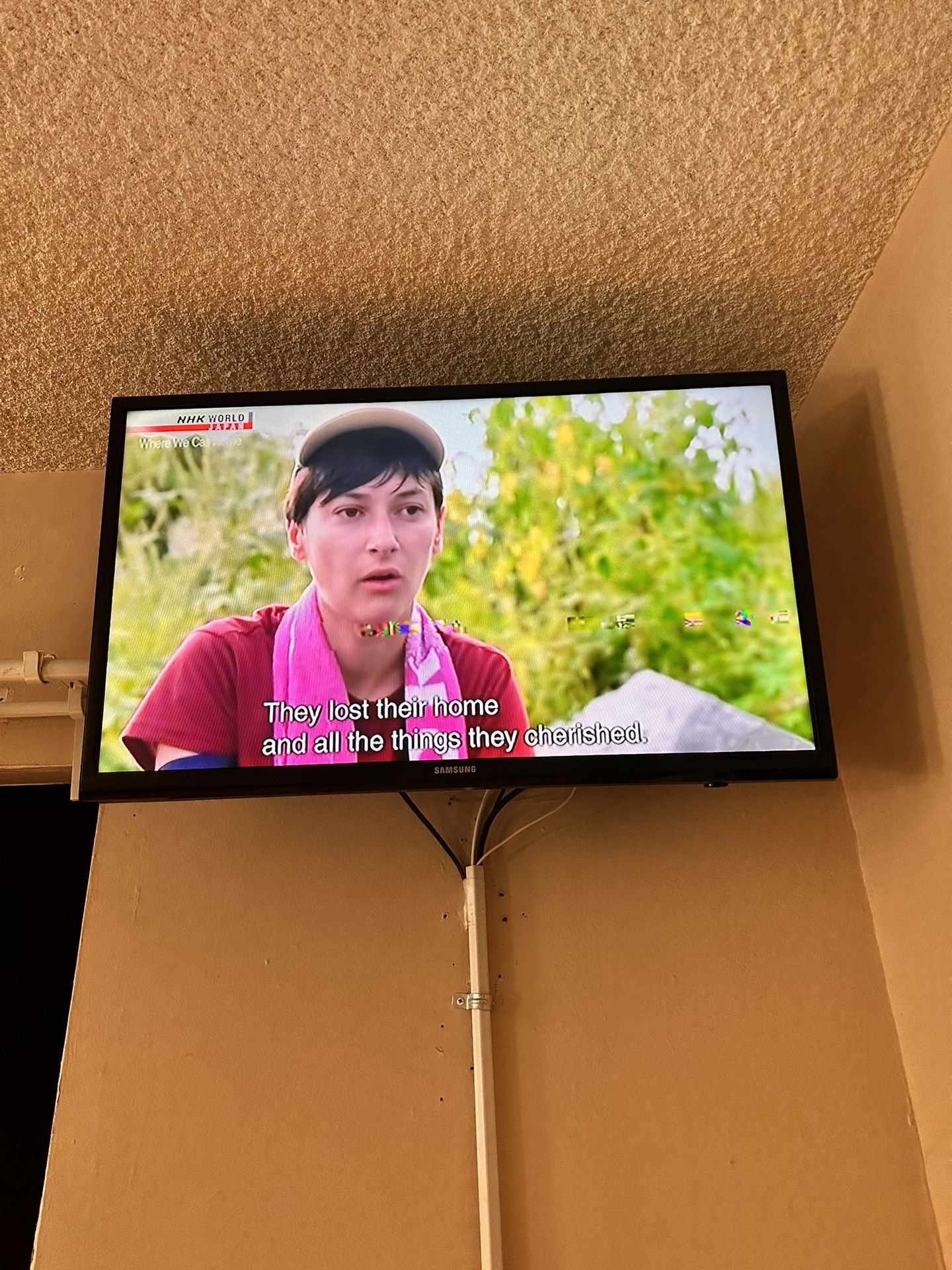 SAMSUNG 32 Inch TV And Monitor