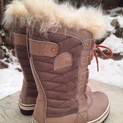Fabulous Womens SORELS Tofino II Faux Fur Lined Waterproof Snow Boots US Sz-5 