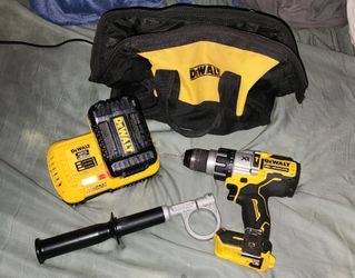 Dewalt 20V XR Cordless Hammer Drill + 8.0 Ah Battery,  Charger,  Handle and Bag