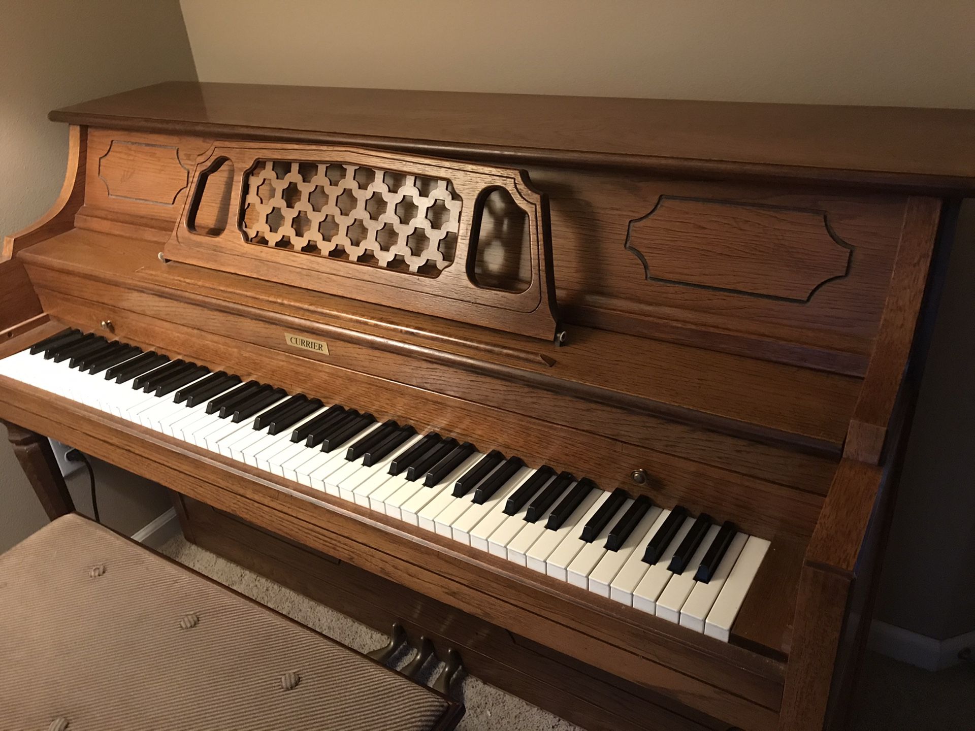 Piano with bench - CURRIER brand