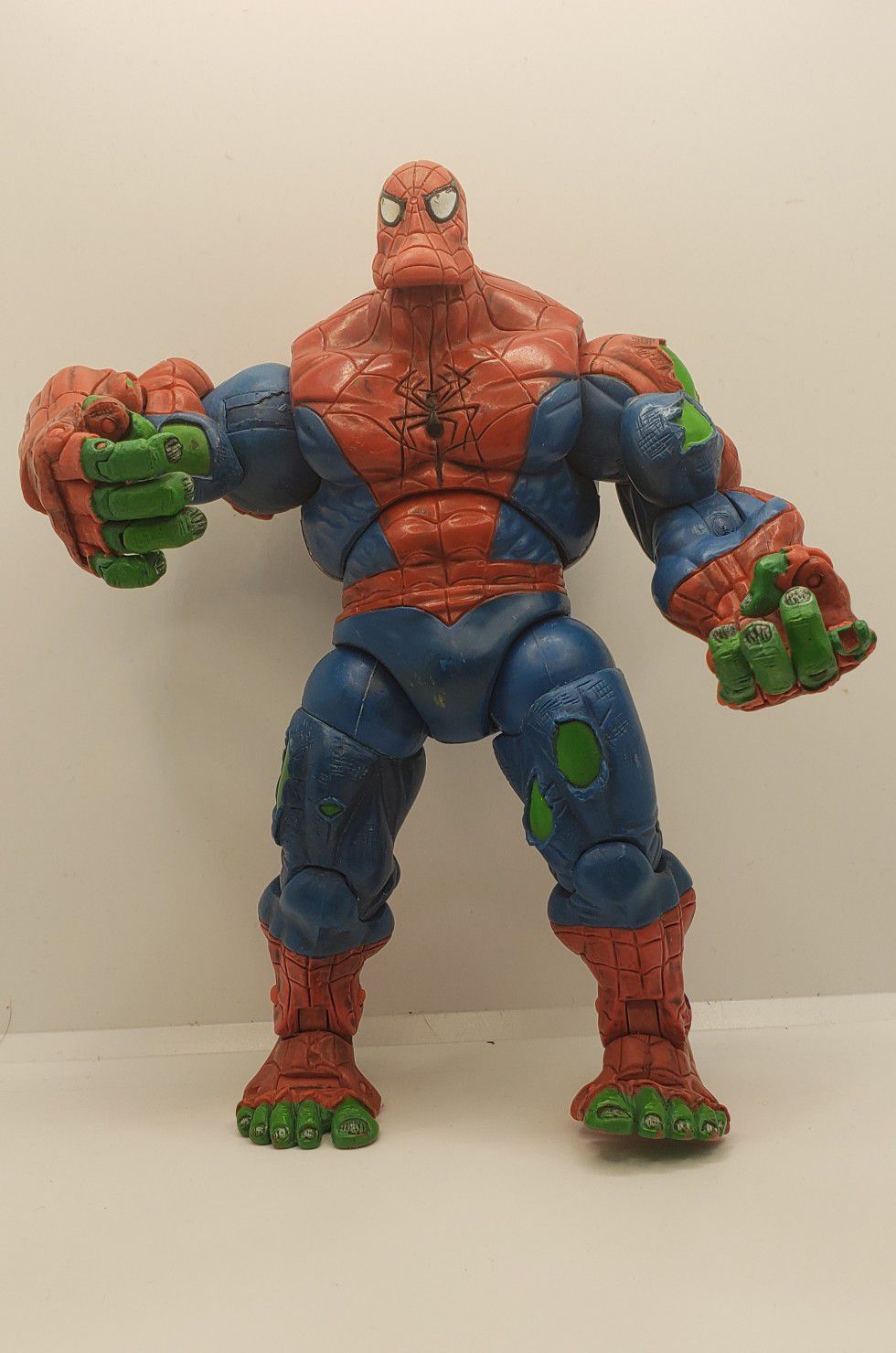 rare 2006 Toy Biz Spider-Hulk figure good condition / missing 1 finger