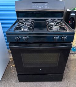 GE Gas Range – Black / Estufa de Gas GE – Negra