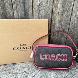 Only Today- Coach Jes Wristlet With Box