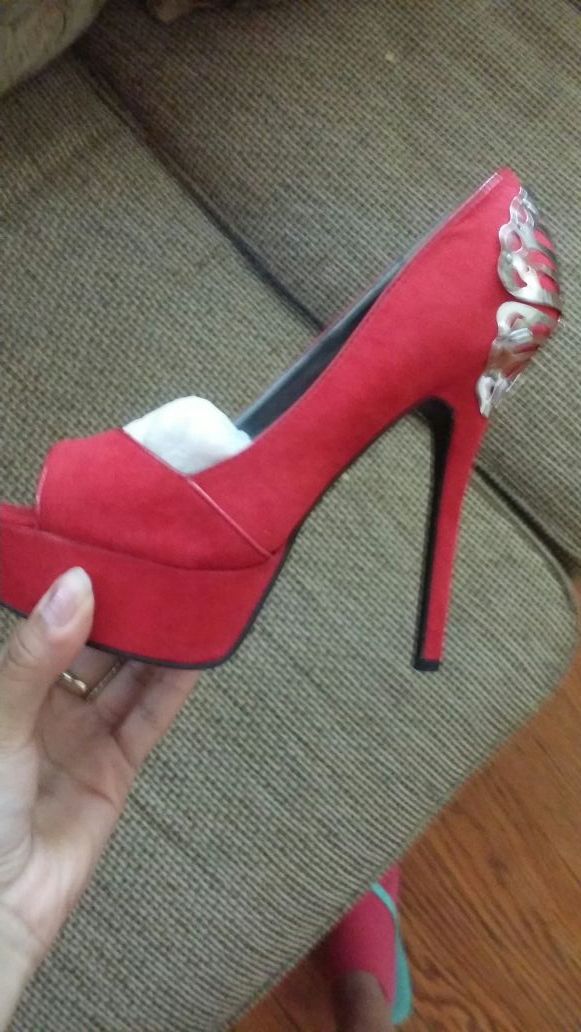 Carlos santana heels brand new