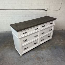 Delivery is available Open box Never used solid wood Aspenhome dresser with 6 storage drawers $570 OBO! 