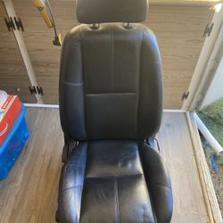 Tahoe Leather Seat