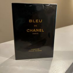 Bleu de Chanel Paris