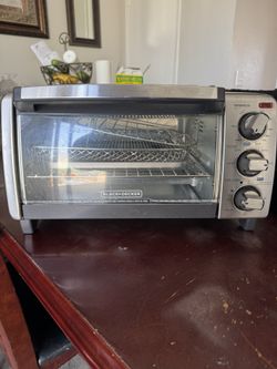 Black Deck toaster oven