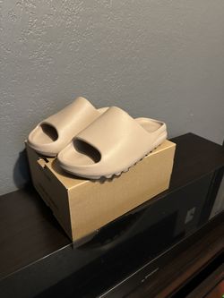 Yeezy Slides “Pure”