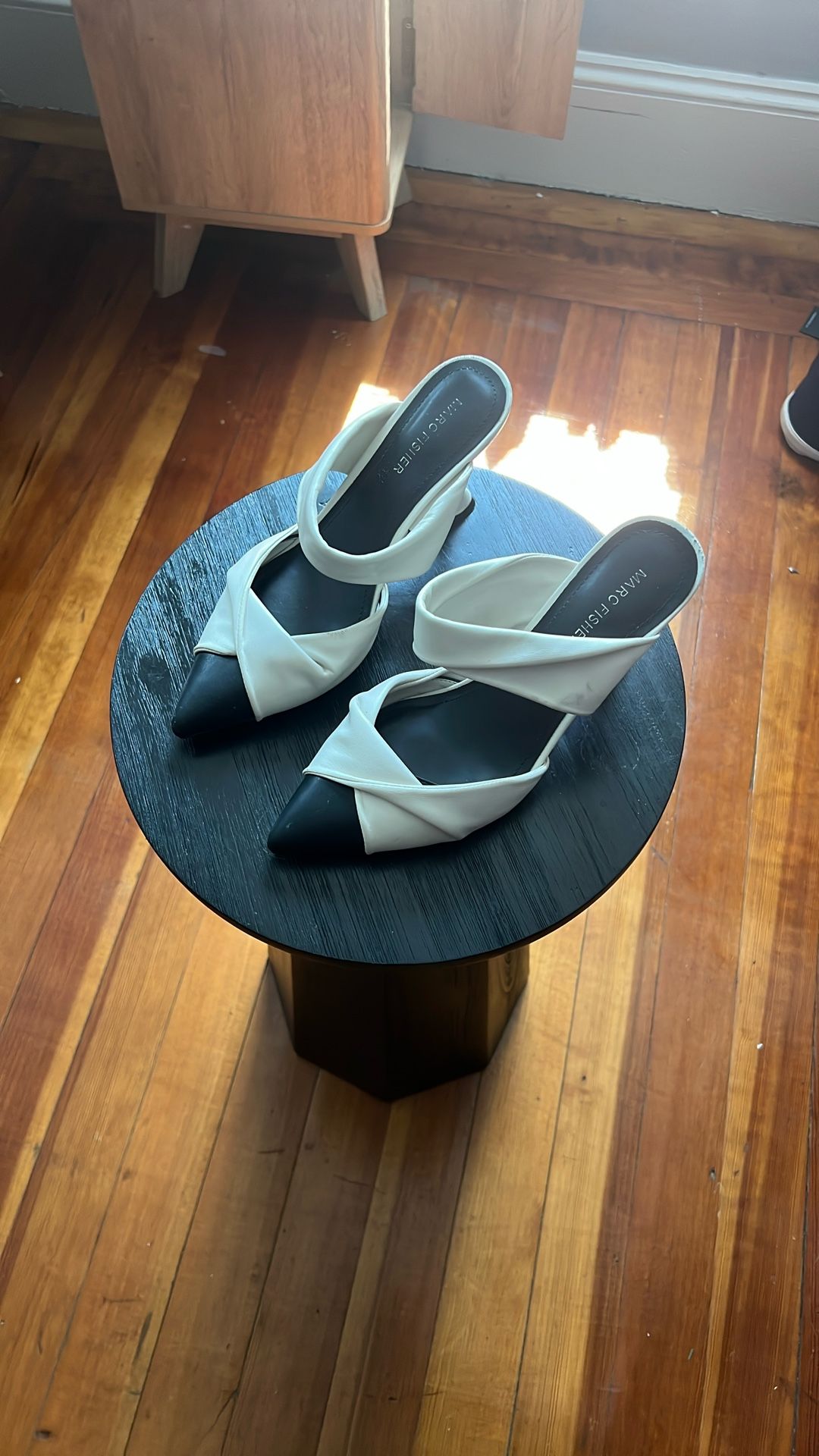 Black & White Heel