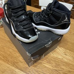 Air Jordan 11 Retro – Kids Size 4