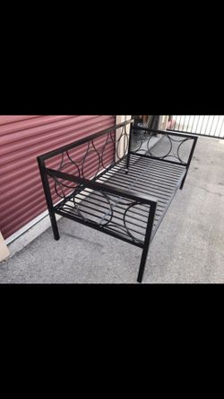 Dhp rebecca 2024 metal daybed