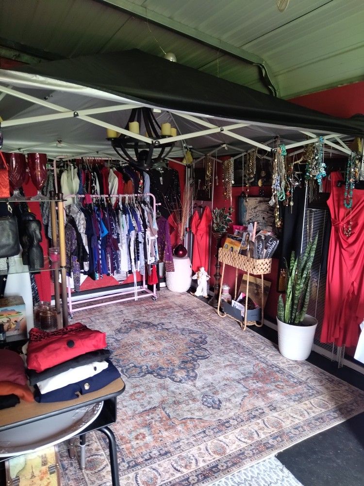 Yard Sale Today 7 -2- 2025 Burbank Drive Greenville South Carolina