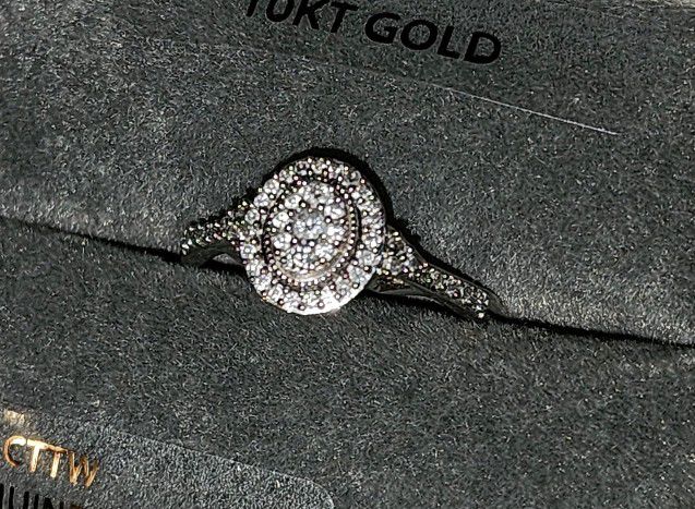 10k Gold Engagement Wedding Promise Ring Size 7