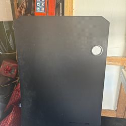 Desk for gaming or for regular use (all parts and screws are there)