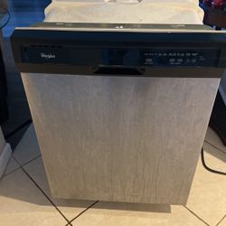 Dishwasher Whirlpool. Working Condition 