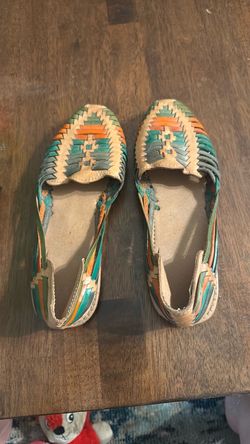 WOMEN'S HUARACHE SANDALS