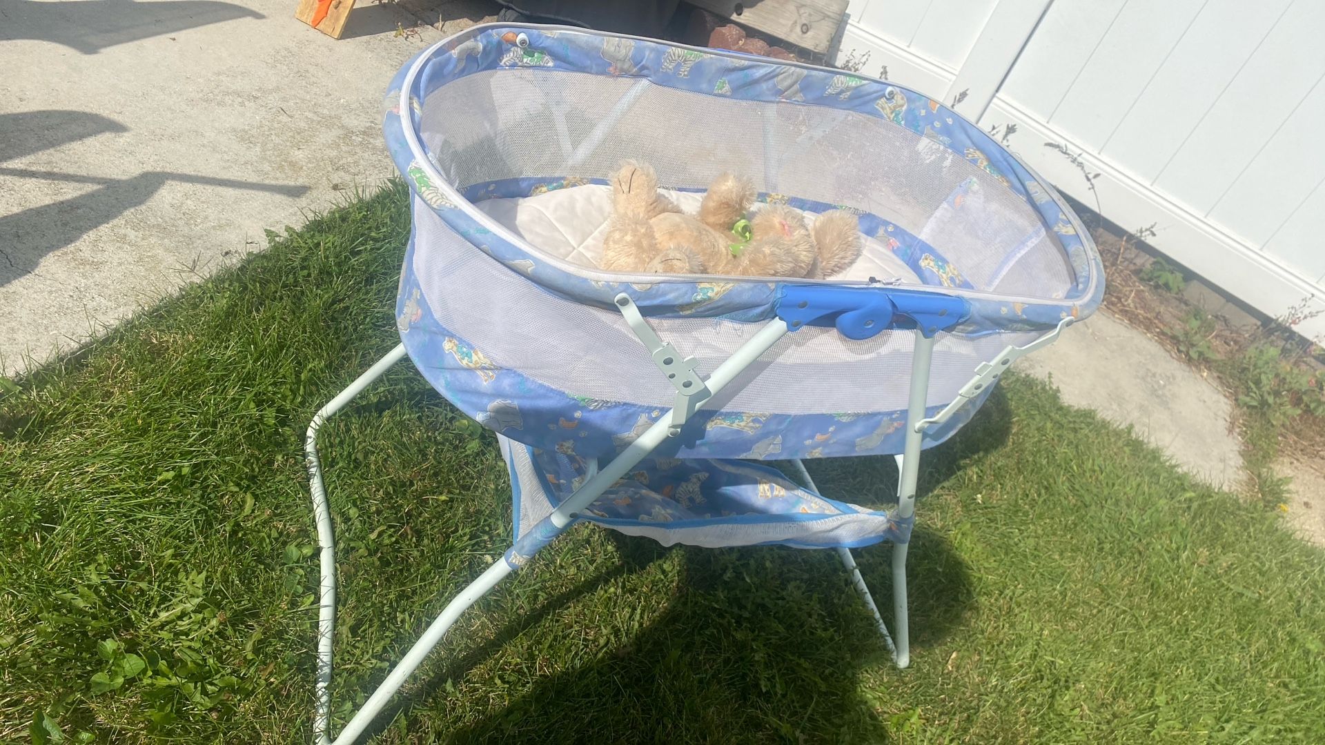 Free baby bed